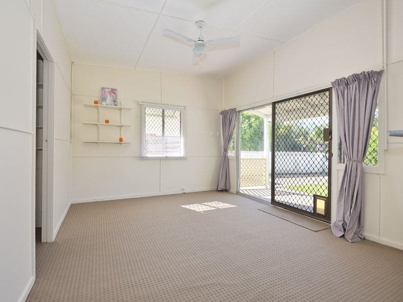 8 Airlie Avenue, DECEPTION BAY QLD 4508, Deception Bay - Thumbnail 6