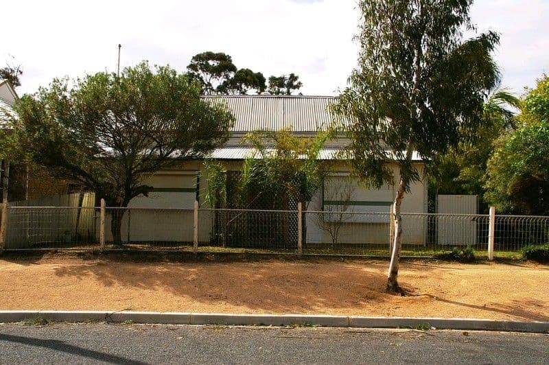 10 Twelfth Street, RENMARK SA 5341, Renmark - Image 1