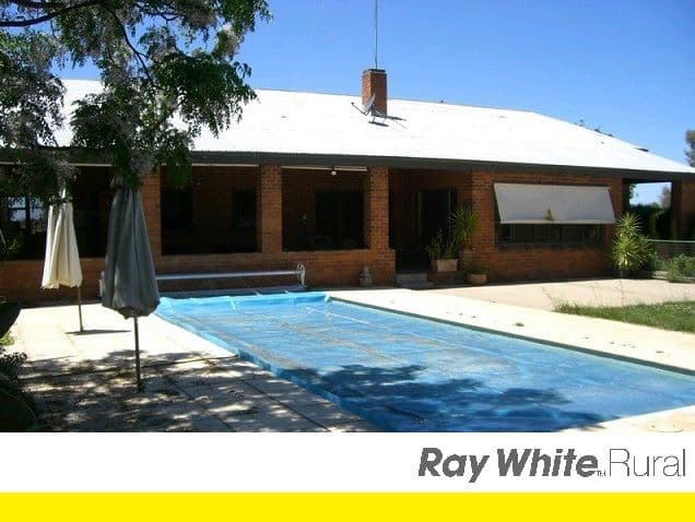 2,64 Monimail Road, DENILIQUIN NSW 2710, Deniliquin - Image 1