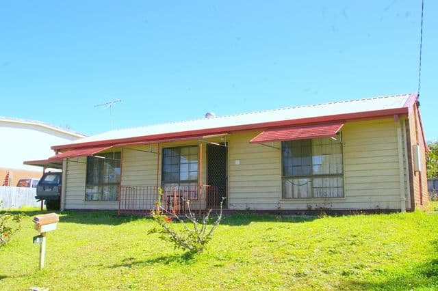 3 Wagtail Drive, DECEPTION BAY QLD 4508, Deception Bay - Thumbnail 2