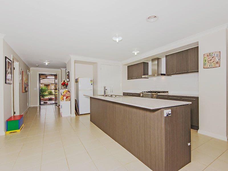 11 Mallard Close, WILLIAMS LANDING VIC 3027, Williams Landing - Thumbnail 6