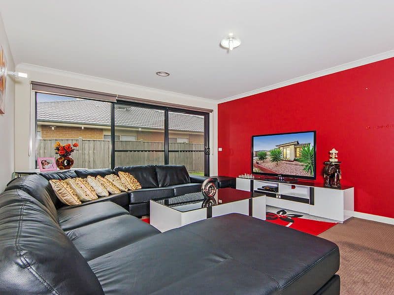 11 Mallard Close, WILLIAMS LANDING VIC 3027, Williams Landing - Thumbnail 3
