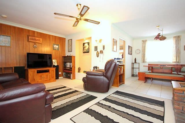 6 Faith Court, GEORGES HALL NSW 2198, Georges Hall - Thumbnail 2
