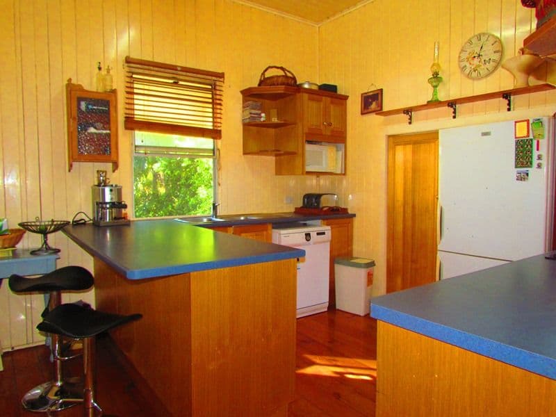 50 Glebe Road, NEWTOWN QLD 4305, Newtown - Thumbnail 2