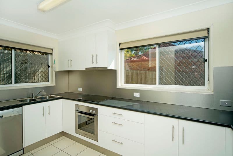 16 Spikes Court, ARUNDEL QLD 4214, Arundel - Thumbnail 2
