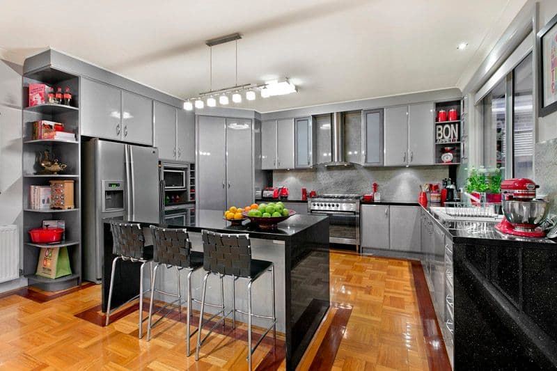24 Browns Road, BENTLEIGH EAST VIC 3165, Bentleigh East - Thumbnail 2