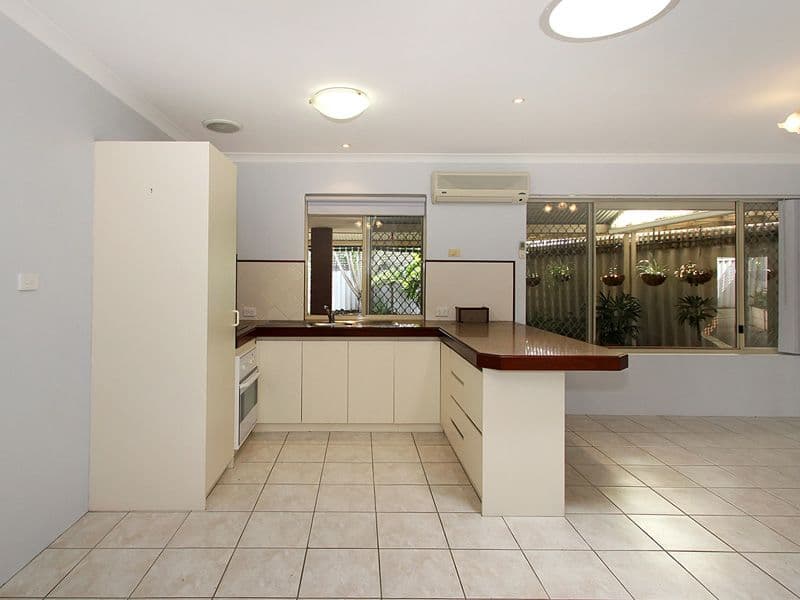 19 Roseheath Boulevard, KIARA WA 6054, Kiara - Thumbnail 3