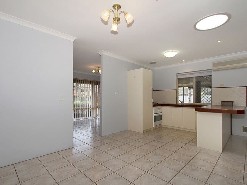 19 Roseheath Boulevard, KIARA WA 6054, Kiara - Thumbnail 8
