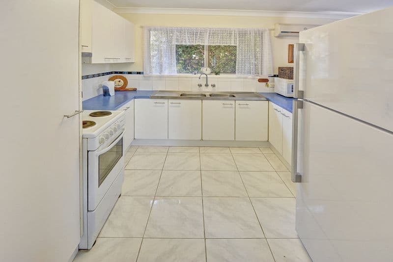 Unit 3 'Edith Court' 6 Burwah Terrace, CALOUNDRA QLD 4551, Caloundra - Thumbnail 3