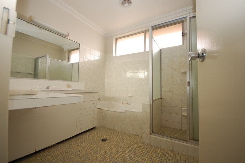 14 Wayeela Street, GRIFFITH NSW 2680, Griffith - Thumbnail 3