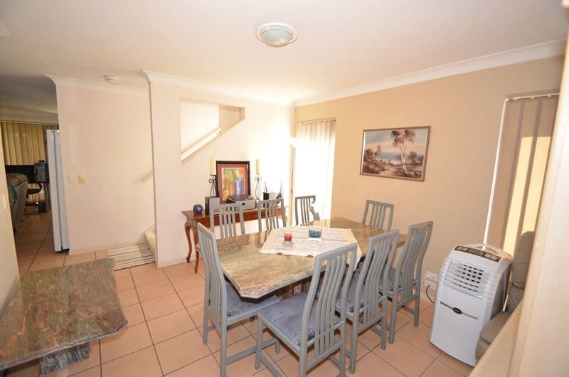 153 Greenacre Drive, ARUNDEL QLD 4214, Arundel - Thumbnail 3
