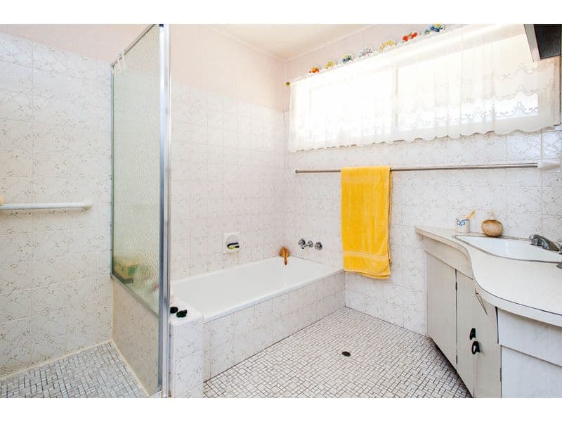 1 Miandetta Street, MANSFIELD QLD 4122, Mansfield - Thumbnail 6