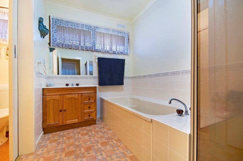 75 Hamilton-Chatsworth Road, HAMILTON VIC 3300, Hamilton - Thumbnail 7