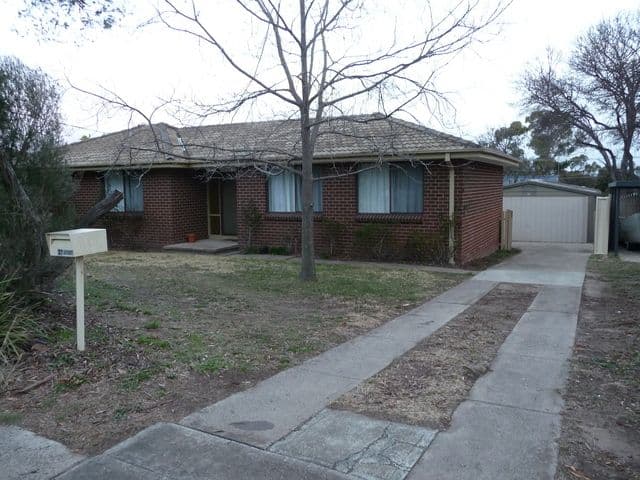 37 LIVINGSTON Avenue, KAMBAH ACT 2902, Kambah - Image 1