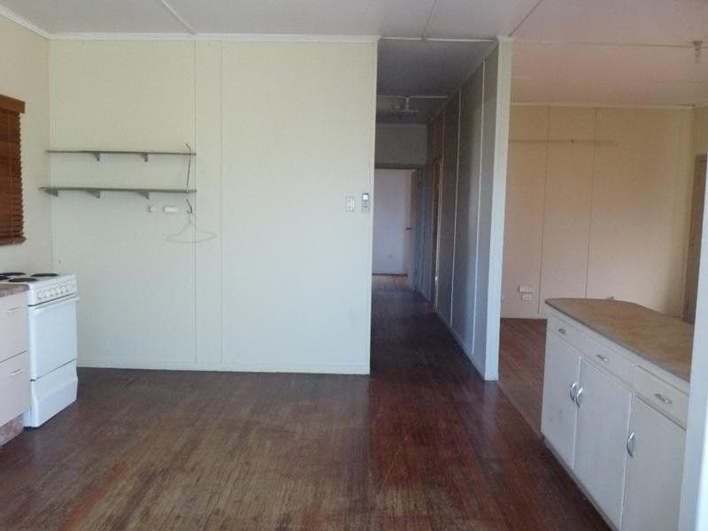 73 Goldring Street, JULIA CREEK QLD 4823, Julia Creek - Thumbnail 3