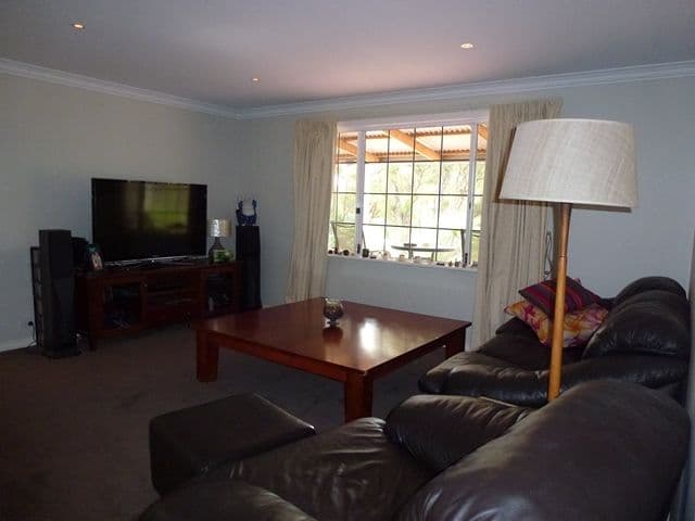 9 Angus Way, LOWER CHITTERING WA 6084, Lower Chittering - Thumbnail 6