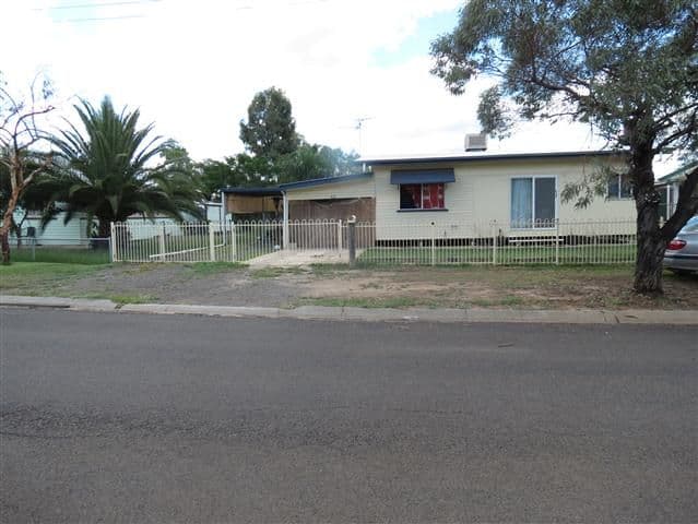 23 Saunders Street, ROMA QLD 4455, Roma - Image 1