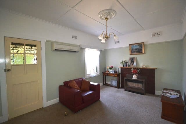 45 Oak Street, SEYMOUR VIC 3660, Seymour - Thumbnail 4