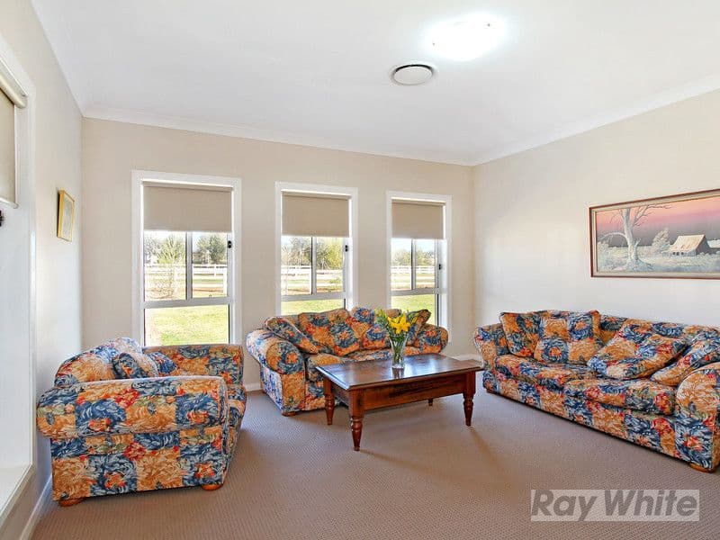 31 Sequoia Drive, TAMWORTH NSW 2340, Tamworth - Thumbnail 4