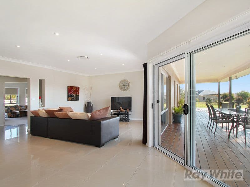 31 Sequoia Drive, TAMWORTH NSW 2340, Tamworth - Thumbnail 5
