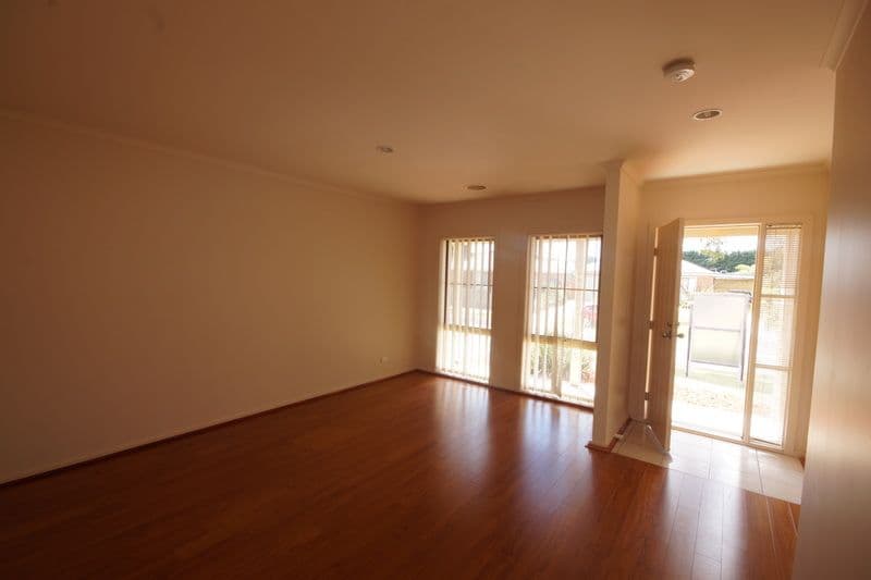 25 Sir Thomas Drive, PAKENHAM VIC 3810, Pakenham - Thumbnail 2