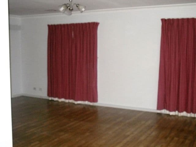 26 Debenham Street, MAWSON ACT 2607, Mawson - Thumbnail 3
