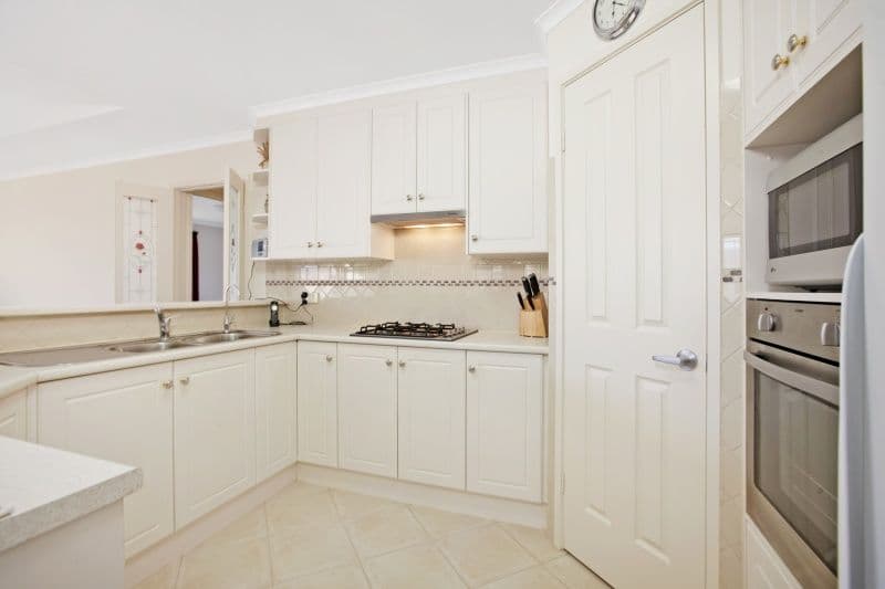 38 Torquay Drive, SEAFORD RISE SA 5169, Seaford Rise - Thumbnail 2