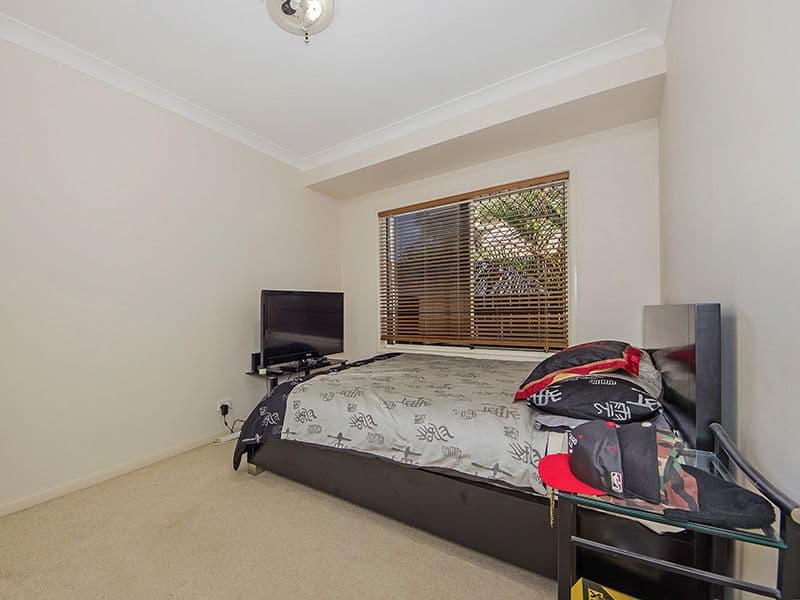 18 Louise Street, SOUTHPORT QLD 4215, Southport - Thumbnail 7