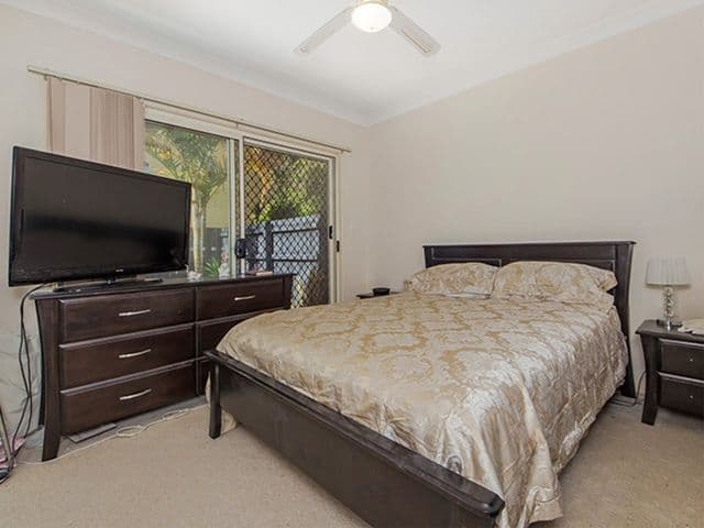 18 Louise Street, SOUTHPORT QLD 4215, Southport - Thumbnail 6