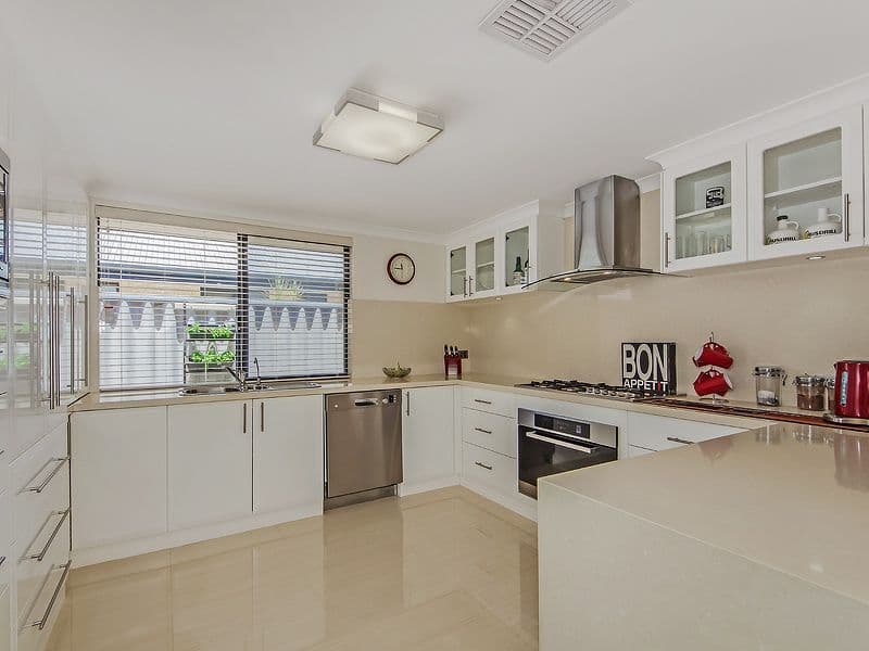 6 Valheru Avenue, ROCKINGHAM WA 6168, Rockingham - Thumbnail 3
