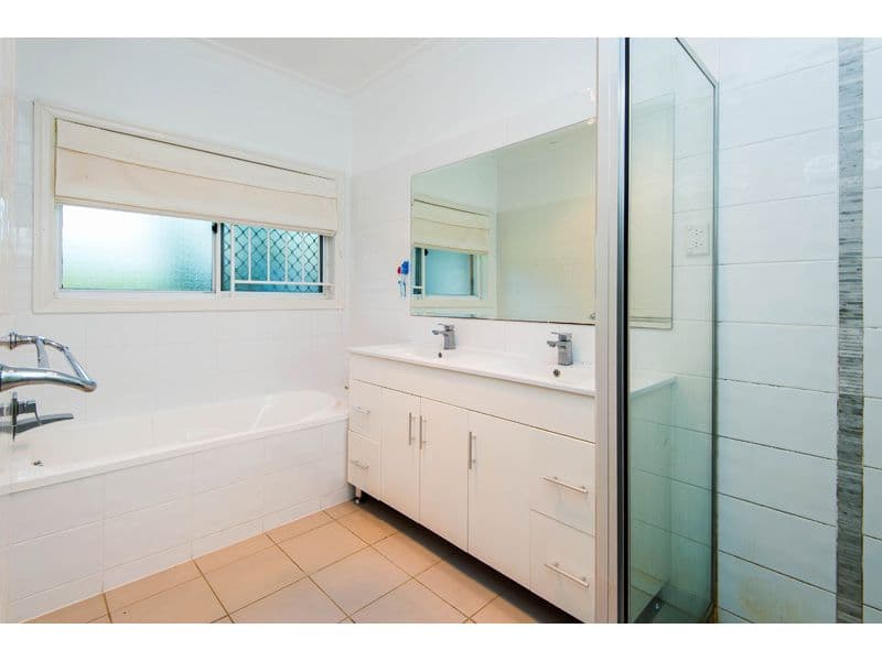 18 Macbeth Place, SUNNYBANK HILLS QLD 4109, Sunnybank Hills - Thumbnail 4