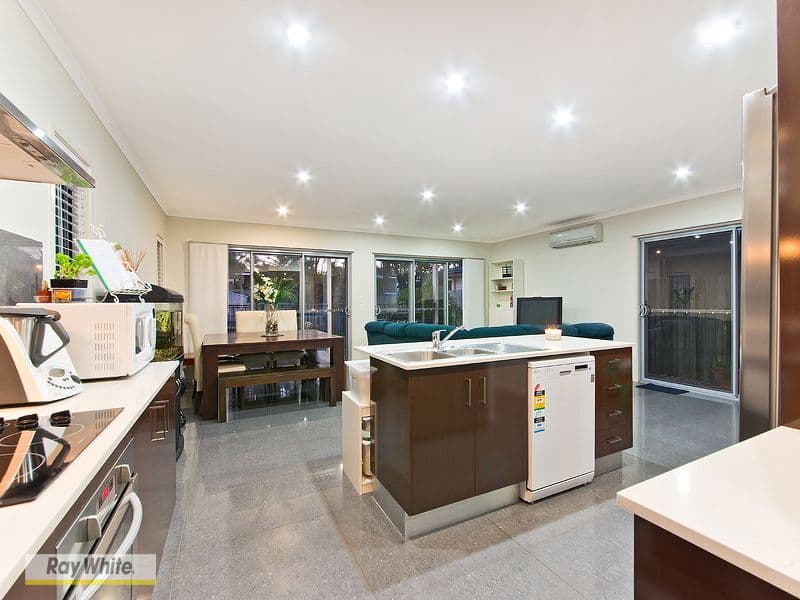 149 Scarborough Road, REDCLIFFE QLD 4020, Redcliffe - Thumbnail 3