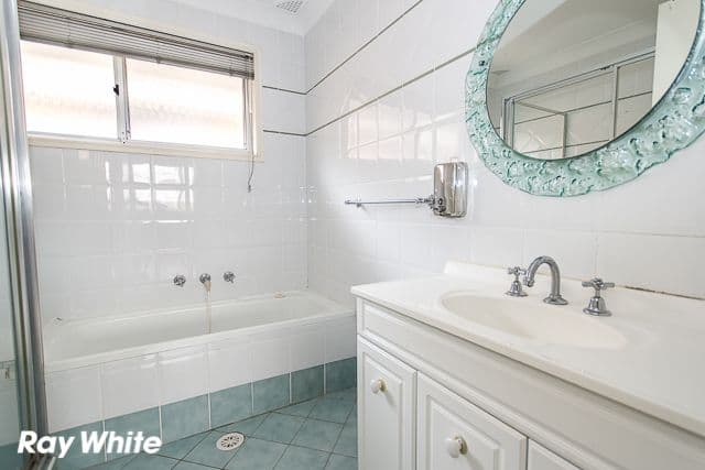 29 Bossley Road, BOSSLEY PARK NSW 2176, Bossley Park - Thumbnail 4