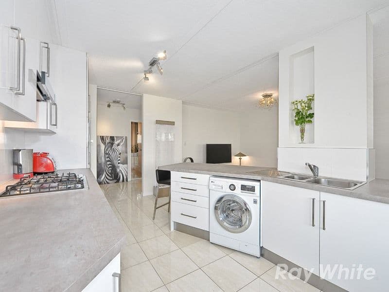 39 Le Geyt Street, WINDSOR QLD 4030, Windsor - Thumbnail 2