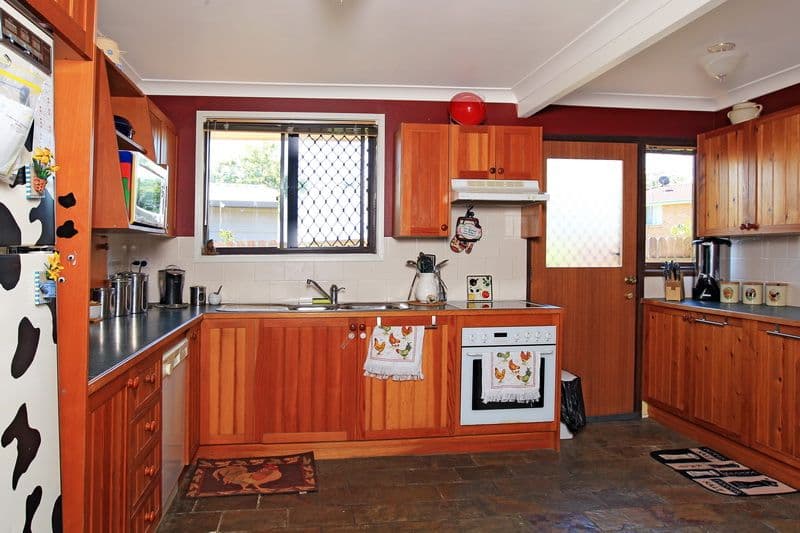 6 Benney Close, WEST NOWRA NSW 2541, West Nowra - Thumbnail 2