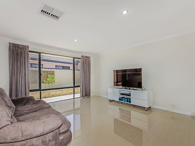 6 Valheru Avenue, ROCKINGHAM WA 6168, Rockingham - Thumbnail 6
