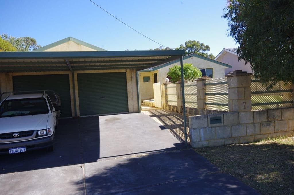 7 Denston Way, GIRRAWHEEN WA 6064, Girrawheen - Thumbnail 2