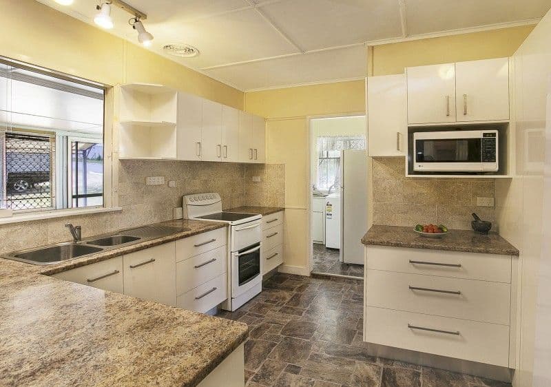 4 Manor Street, OXLEY QLD 4075, Oxley - Thumbnail 2