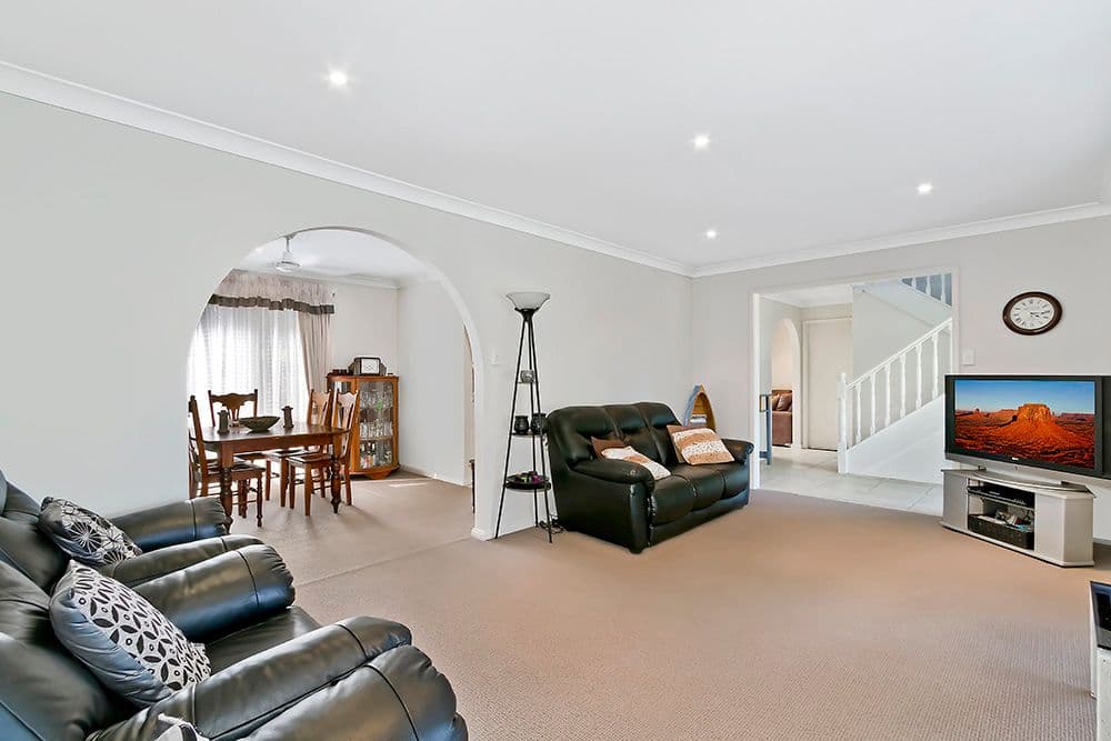 220 Cresthaven Avenue, BATEAU BAY NSW 2261, Bateau Bay - Thumbnail 2