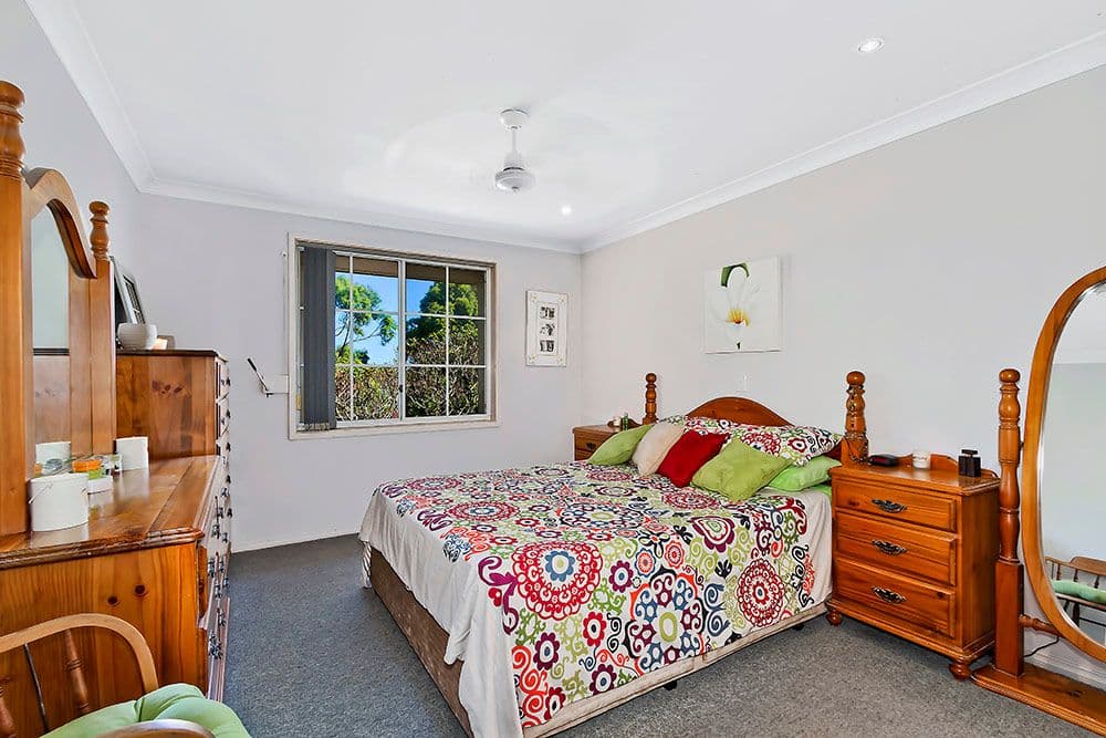 220 Cresthaven Avenue, BATEAU BAY NSW 2261, Bateau Bay - Thumbnail 6