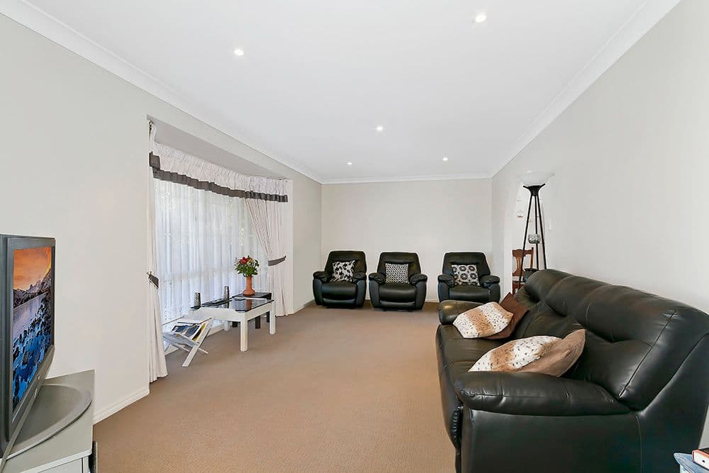 220 Cresthaven Avenue, BATEAU BAY NSW 2261, Bateau Bay - Thumbnail 3
