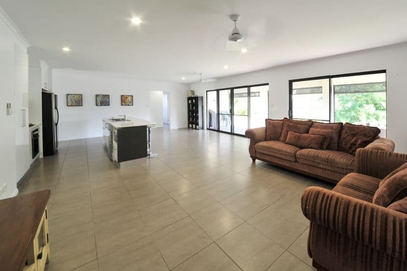 5 Jonquill Court, CANNONVALE QLD 4802, Cannonvale - Thumbnail 3