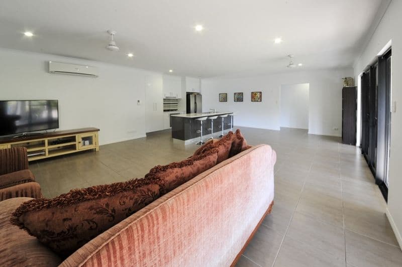 5 Jonquill Court, CANNONVALE QLD 4802, Cannonvale - Thumbnail 4