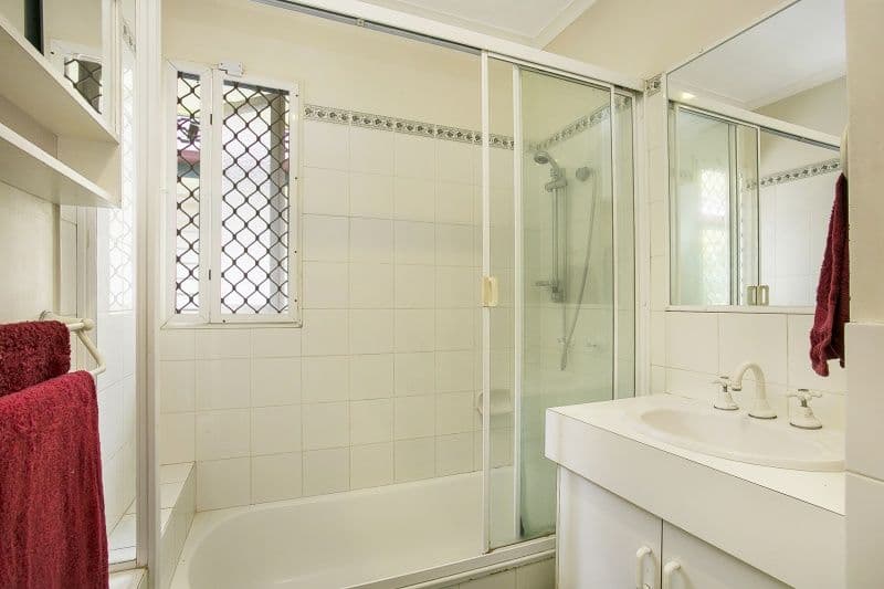 4 Manor Street, OXLEY QLD 4075, Oxley - Thumbnail 5