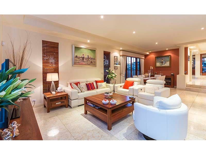 9 Tarcoola Crescent, CHEVRON ISLAND QLD 4217, Chevron Island - Thumbnail 3