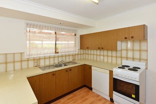 2 Herzer Court, KEARNEYS SPRING QLD 4350, Kearneys Spring - Thumbnail 4
