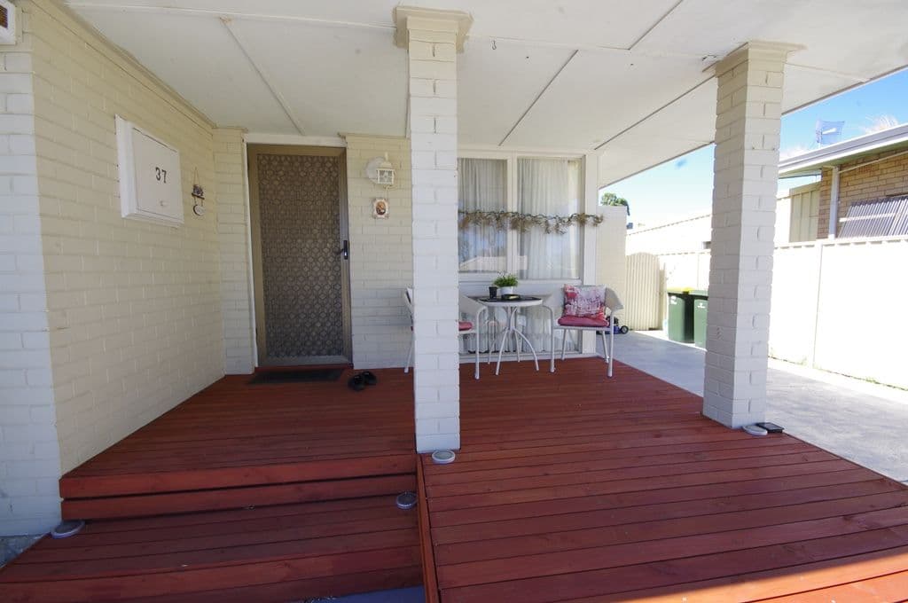 37 Tendring Way, GIRRAWHEEN WA 6064, Girrawheen - Thumbnail 2