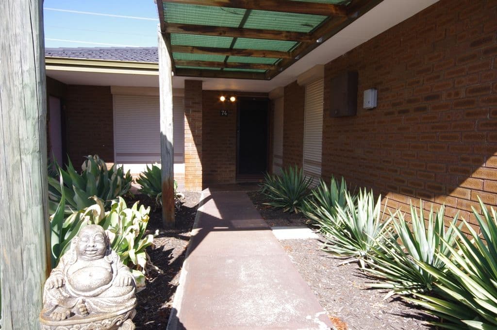 74 Pilkington Circus, BEECHBORO WA 6063, Beechboro - Thumbnail 2