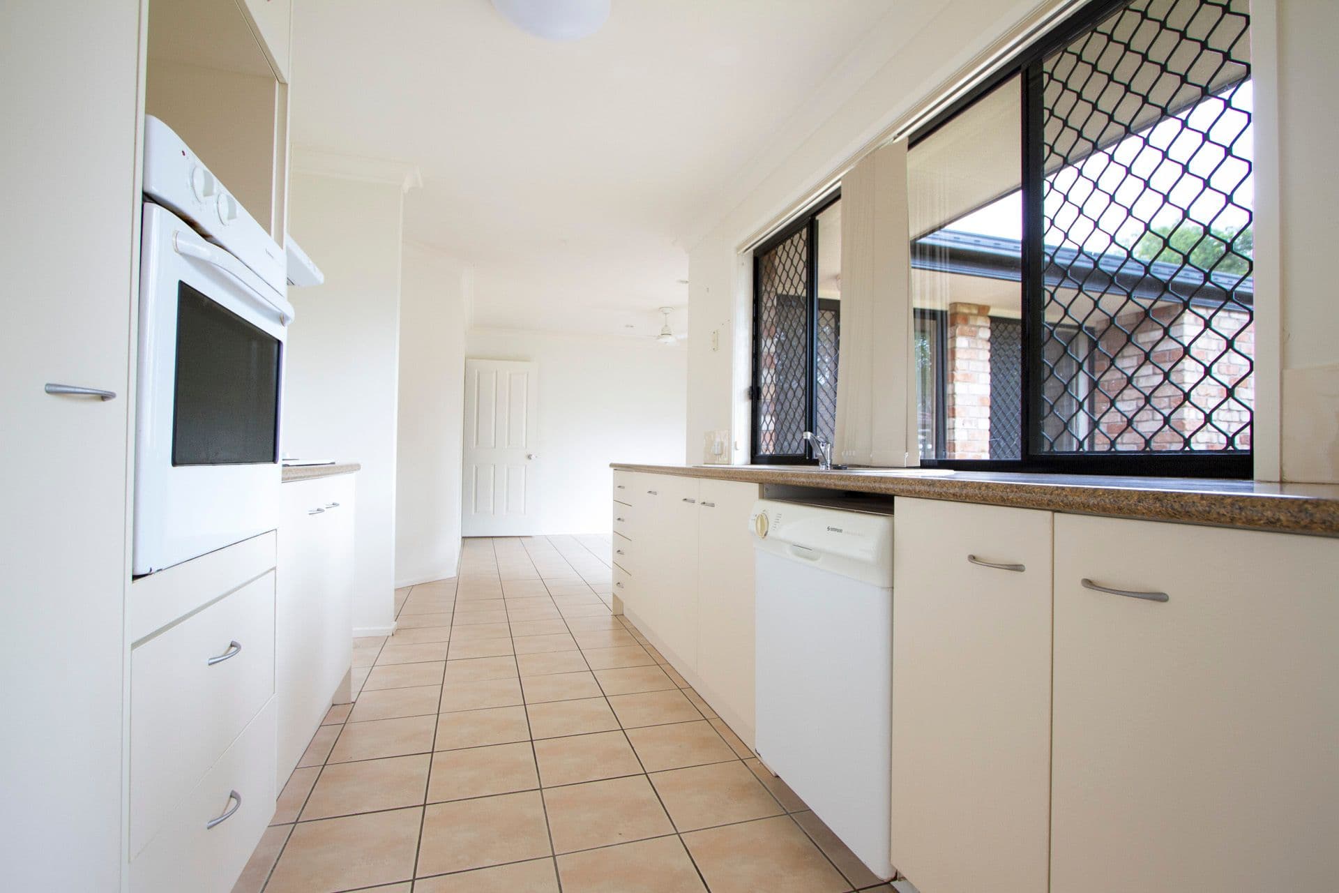 52 Groves Crescent, BOONDALL QLD 4034, Boondall - Thumbnail 3