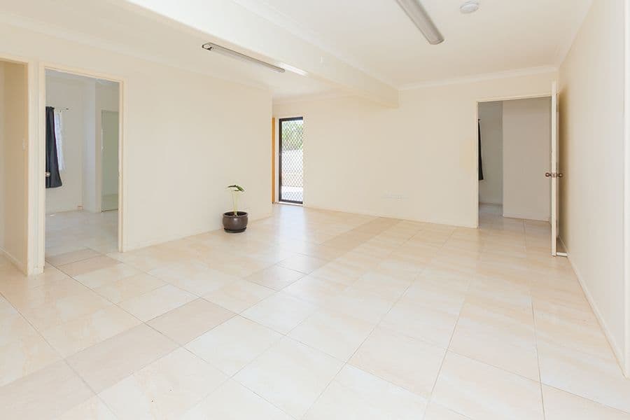 47 Glindemann Drive, HOLLAND PARK QLD 4121, Holland Park - Thumbnail 5